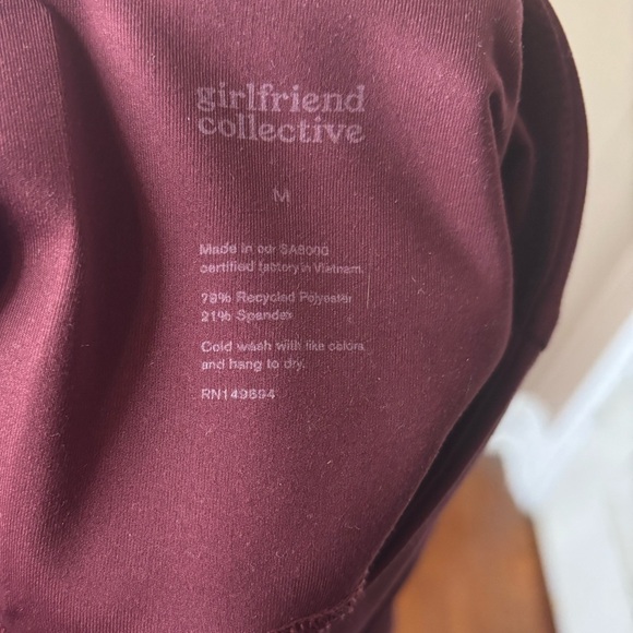 Girlfriend Collective High Waisted Bike Shorts Size Medium Burgundy Gym Workout - Picture 3 of 4